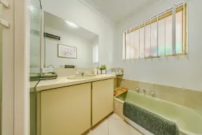 The Ravenswood Retreat - Image 4