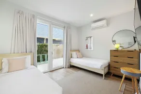 Tea Trees Ocean Views, Pet-Friendly, Walk to shops and Beach - Image 5