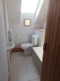 Une belle ferme rurale avec l'espace de vie flexible et de superbes vues - Image 4