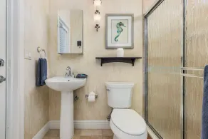 Maison moderne 4 Bd / 3 Bath Waterfront avec accès rapide au golfe et piscine chauffée - Image 3