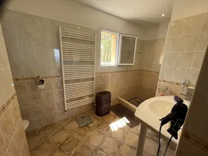 Superbe villa climatisée piscine privée, jardin, pétanque, vue mer et montagne - Image 4