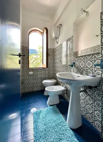 [SEA VIEW] On three floors with garden - Image 3
