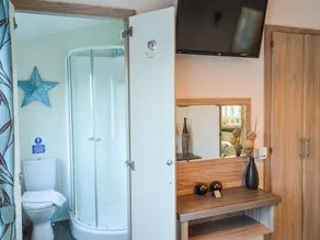 Oakwood Lodge - Image 4