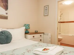 BROOKVIEW, pet friendly, character holiday cottage in Callington - Image 2