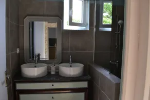 Quercy bondegård med swimmingpool, fredelige omgivelser i vinmarken Cahors - Image 2