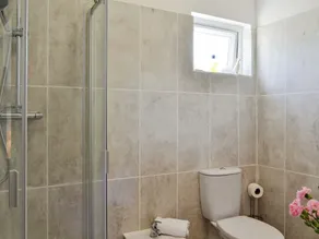 2 bedroom accommodation in Bilsington, near Ashford - Image 4