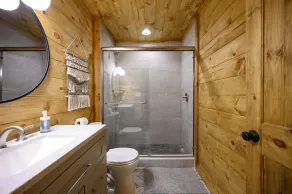 Reindeer Shack-Sleeps 3/Hot Tub - Image 3