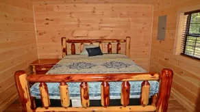 PET VENNLIGT 🐾<br>Swan Bay Cabins & RV Park Hytte # (1) Paris Tn, Kentucky Lake - Image 3