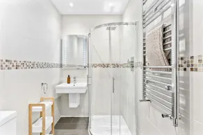14 At The Beach, Torcross -  an apartment that sleeps 4 guests  in 2 bedrooms - Image 3