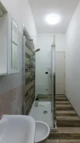 Cozy 2-bedroom apartment in enjoyable Torino with AC, WiFi - Image 4