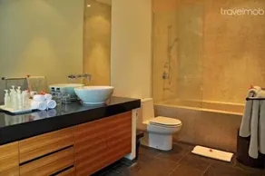 Seminyak 2 Bedroom villa, 100m to Beach - Image 3
