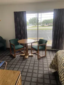 Sundown Inn - Image 2