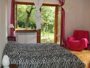 Villa with swimming pool and garden- San Feliciano, Trasimeno lake - Image 3