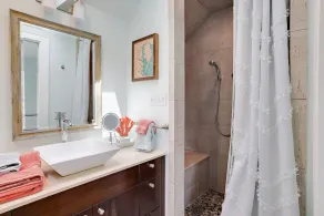 421 Irie: Simply Charming 2 Story COTTAGE!! Private Pool!! 1 Off Street Parking! - Image 5