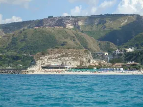 Rymlig semester-app. med pool och fantastisk utsikt över havet, bergen, Tropea - Image 5