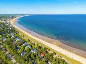 Bayview Beach Cottage For 4! - Image 5
