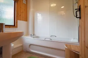 Yew Tree Lodge - Image 3