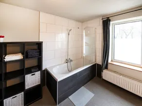 Single-storey holiday home in Heers - Image 5