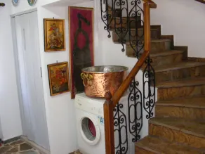 Traditional villa with great views convenient for the beach, local area & sites - Image 3