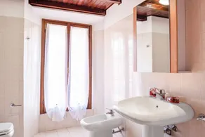 GuestHost - Le tre Ninfee Apt x6 with Free Parking - Image 4