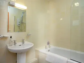 2 chambres à coucher à Clyst Honiton, near Exeter - Image 3