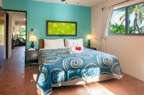 Large, very popular, airy apartment with kitchen and shaded private balcony - Image 3