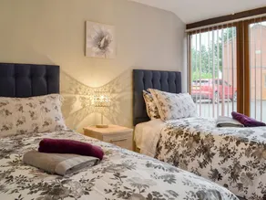 3 bedroom accommodation in Doddington, near Lincoln - Image 3