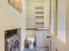 3 bedroom accommodation in Scatwell - Image 3