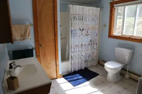Njut av solnedgången på lugn Dexter Pond - Image 2