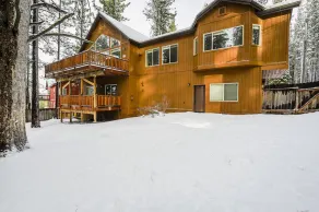 6 BR Lux Chalet-Hot Tub & Jetted Tub walking distance to Tesla charging station. - Image 5