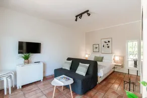 Sureggio 2 by Quokka 360 - Cozy Studio in Residence with Shared Pool - Image 5