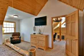 Spacious cabin for any type of get away! Minutes away from dozens of activities! - Image 3