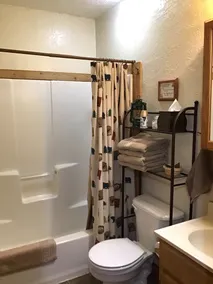 Mighty Moose Log Cabin, 20 Minutes to W Yellowstone, Fishing, Sleeps 10. - Image 3