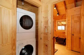 ✧Royale Cabin- KING bed, hot tub, NO CLEANING FEE - Image 2