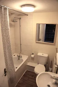 Kings Cross Apartments - Image 2