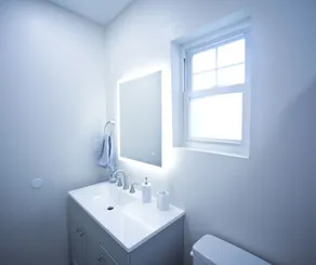 Newly Remodeled Deluxe Studio-No storm damage - Image 3