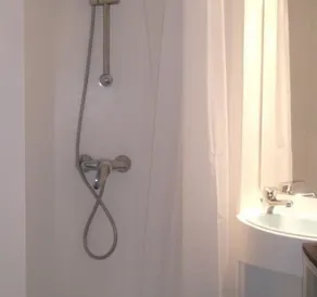 Appartement Lumineux AU Sein D'une Maison DE Caractere - Image 2