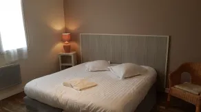 cómodo apartamento amueblado en una casa unifamiliar con jardín - Image 3