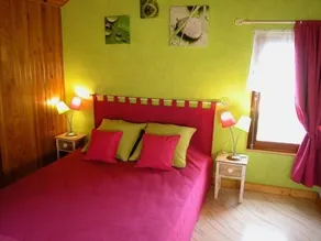 Charming Renovated House with Garden, Spa & Baby Gear, Near Park & Bakery - Image 5