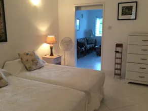 Coole Dachgeschoss 1-Bett-Apartment mit Gemeinschaftspool - Image 3
