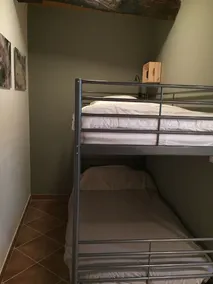 Oleandro 1 Ihr eigenes Häuschen in einer mittelalterlichen Straße - Image 4