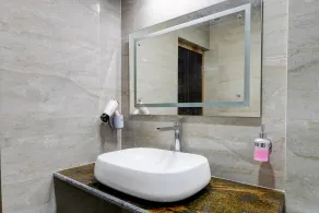 Super Deluxe Roomtanish Inn - Image 2