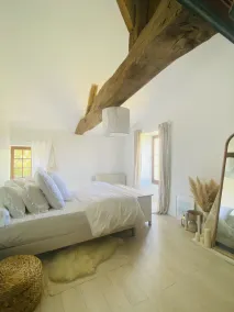 Maison de rêve avec piscine au milieu des vignes - Image 5