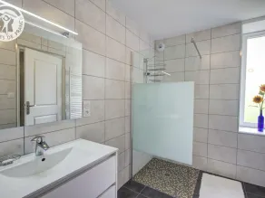 Casa familiar cálida para 12 pers. con jardín en Forez - Image 2