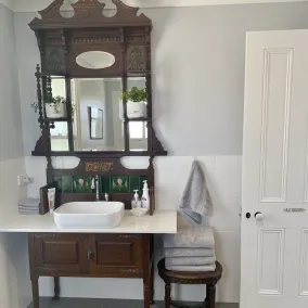 100 year old Renovated Stone Cottage - Image 5