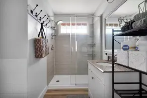 Cozy House on the Marsh, 6 minutes from the beach! - Image 3