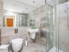 4 bedroom accommodation in Lytham St Annes - Image 2