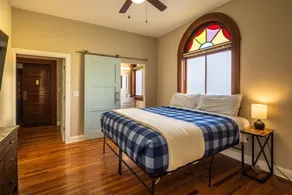 Dragonfly Inn (Only 40 min to Hocking Hills area) - Image 5