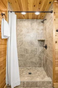 Indian Creek: Secluded, Beautiful Authentic Style Log Cabin in Gatlinburg - Image 3