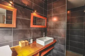 Villa des Acacias con piscina climatizada para 12 personas entre el lago y el océano - Image 2